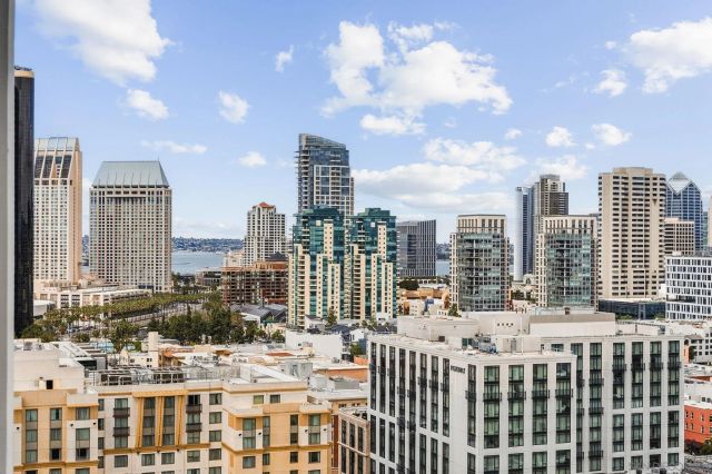 325 7th Avenue 1801, San Diego, CA 92101