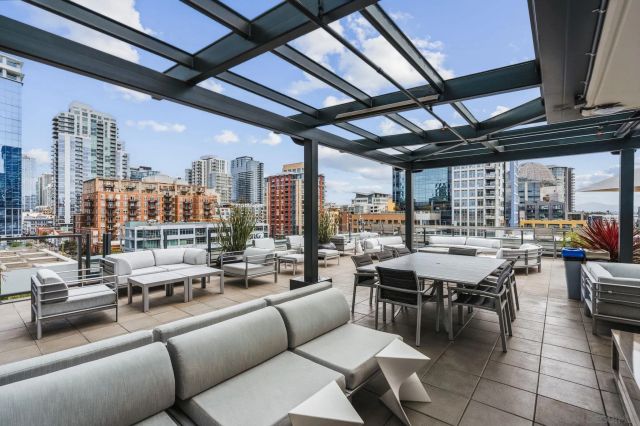 325 7th Avenue 1801, San Diego, CA 92101