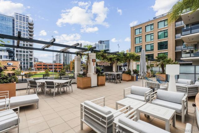 325 7th Avenue 1801, San Diego, CA 92101