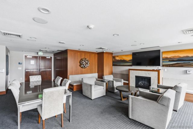 325 7th Avenue 1801, San Diego, CA 92101