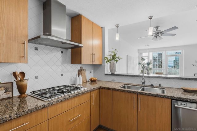 325 7th Avenue 1801, San Diego, CA 92101