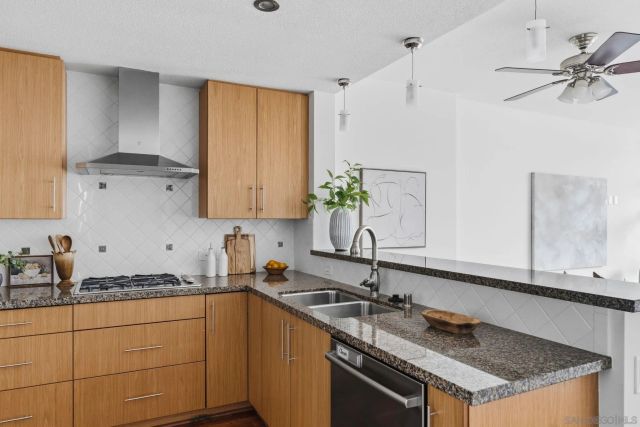 325 7th Avenue 1801, San Diego, CA 92101