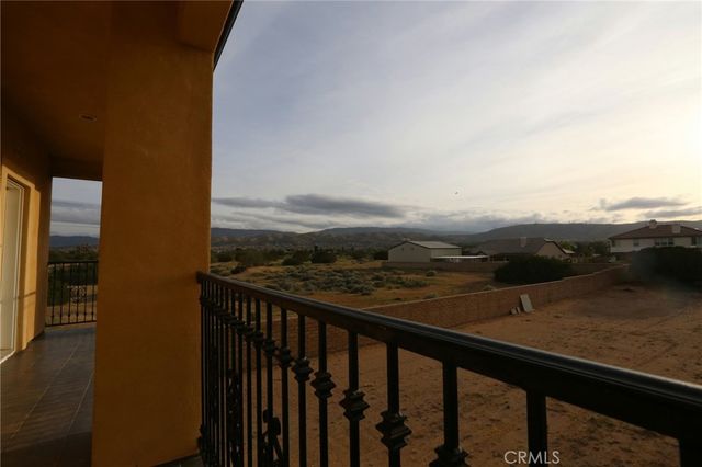 3715 W Avenue M 11, Lancaster, CA 93536