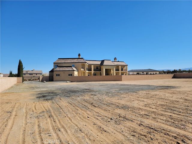 3715 W Avenue M 11, Lancaster, CA 93536