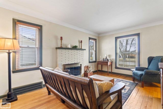 22300 Marine Avenue, Eastpointe, MI 48021