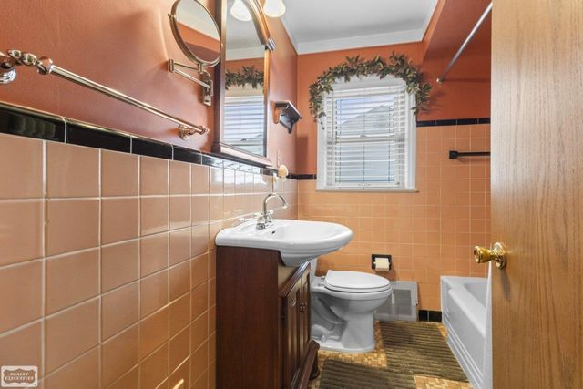 22300 Marine Avenue, Eastpointe, MI 48021