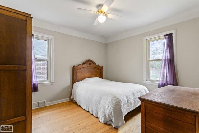 22300 Marine Avenue, Eastpointe, MI 48021