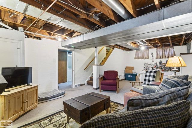 22300 Marine Avenue, Eastpointe, MI 48021