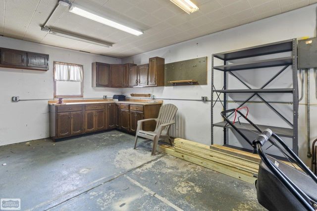 22300 Marine Avenue, Eastpointe, MI 48021