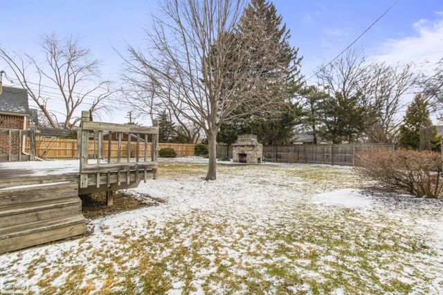 22300 Marine Avenue, Eastpointe, MI 48021