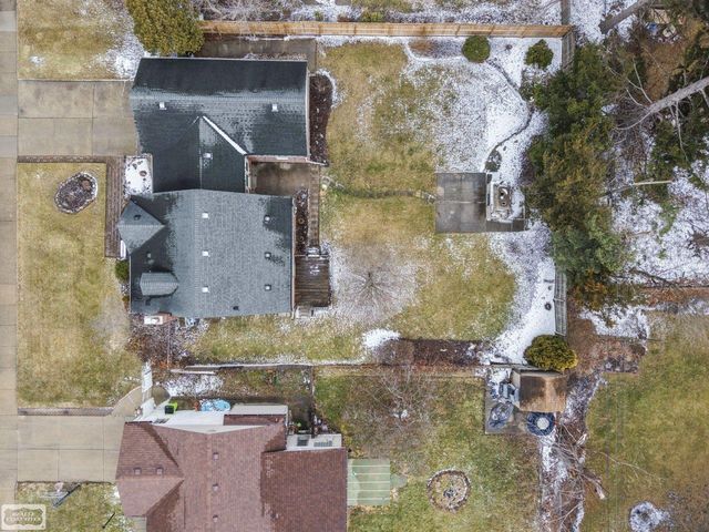 22300 Marine Avenue, Eastpointe, MI 48021