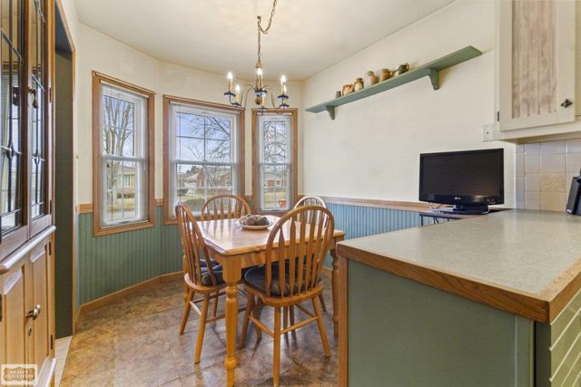 22300 Marine Avenue, Eastpointe, MI 48021