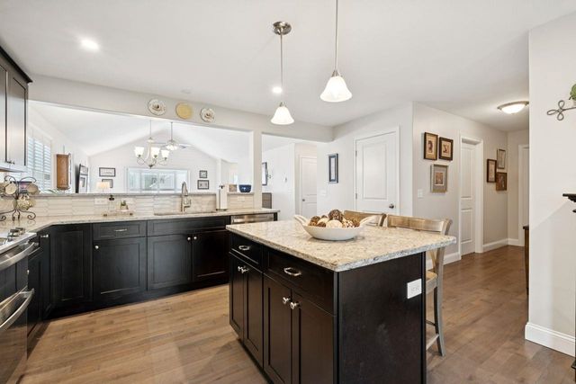11 Castle Court, Kingston, NH 03848