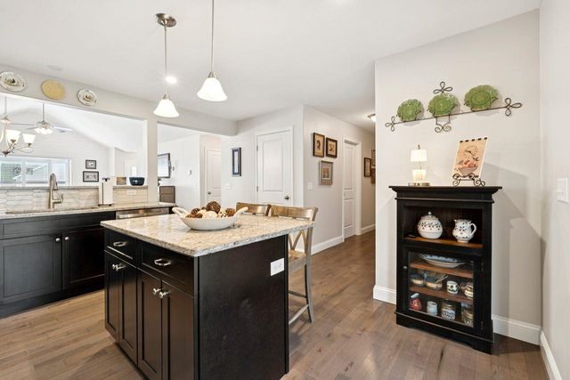 11 Castle Court, Kingston, NH 03848