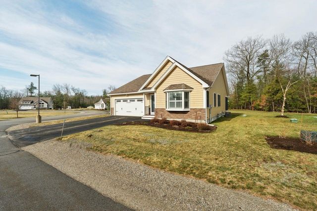 11 Castle Court, Kingston, NH 03848