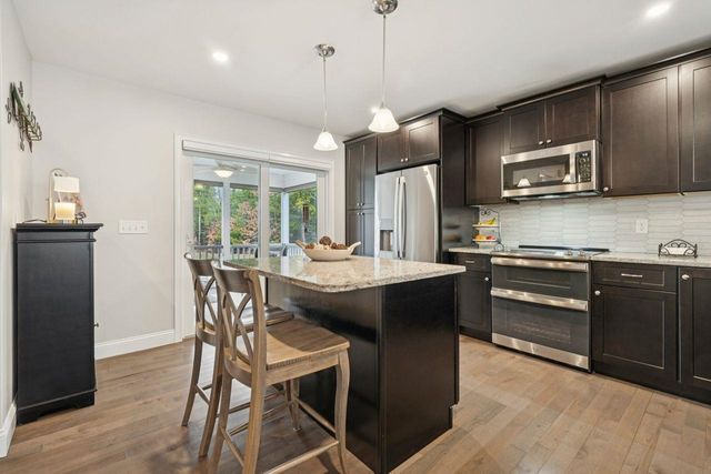 11 Castle Court, Kingston, NH 03848