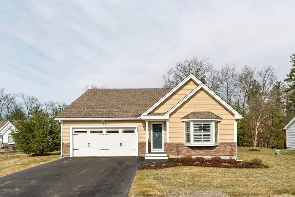 11 Castle Court, Kingston, NH 03848