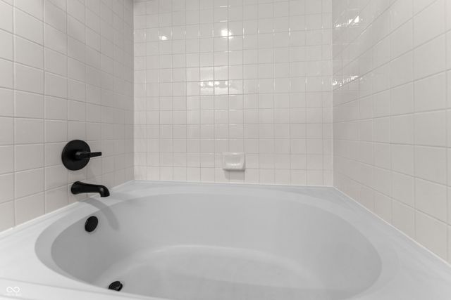 15187 Redcliff Drive, Noblesville, IN 46062