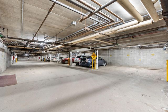 2800 Hamline Avenue N 329, Roseville, MN 55113