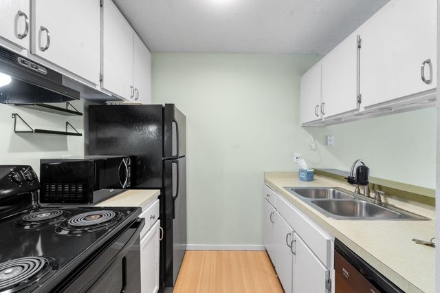 2800 Hamline Avenue N 329, Roseville, MN 55113