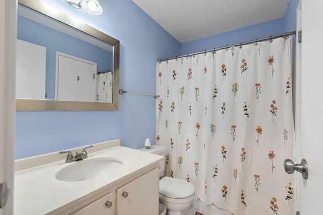 2800 Hamline Avenue N 329, Roseville, MN 55113