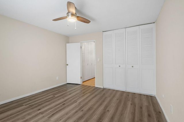 2800 Hamline Avenue N 329, Roseville, MN 55113