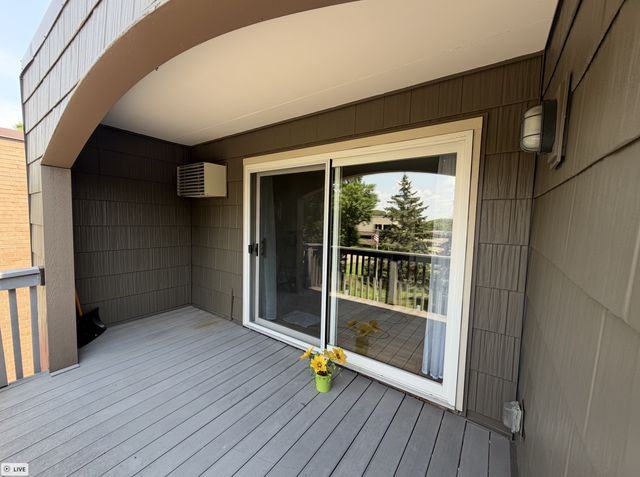 2800 Hamline Avenue N 329, Roseville, MN 55113