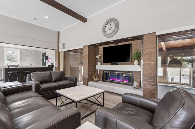 2800 Hamline Avenue N 329, Roseville, MN 55113