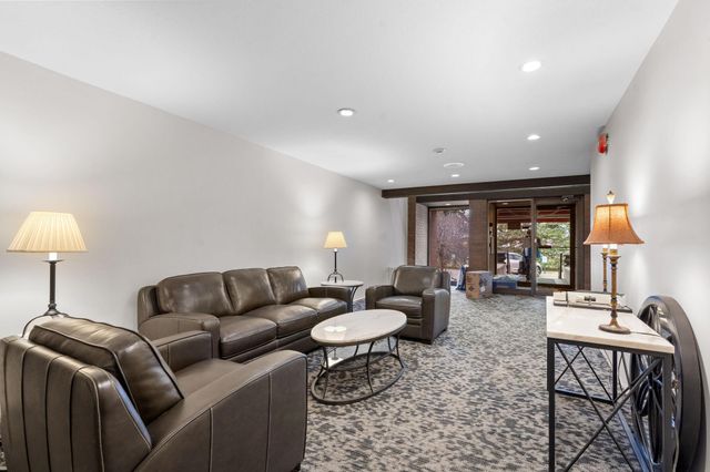 2800 Hamline Avenue N 329, Roseville, MN 55113
