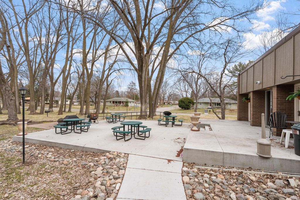 2800 Hamline Avenue N 329, Roseville, MN 55113 — photo 4