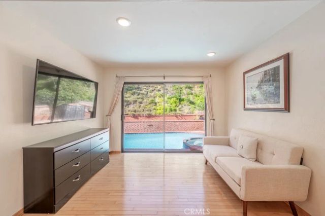 1350 E Tujunga, Burbank, CA 91501