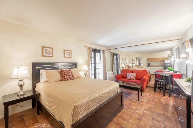 1350 E Tujunga, Burbank, CA 91501