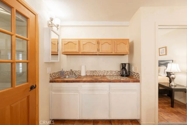 1350 E Tujunga, Burbank, CA 91501