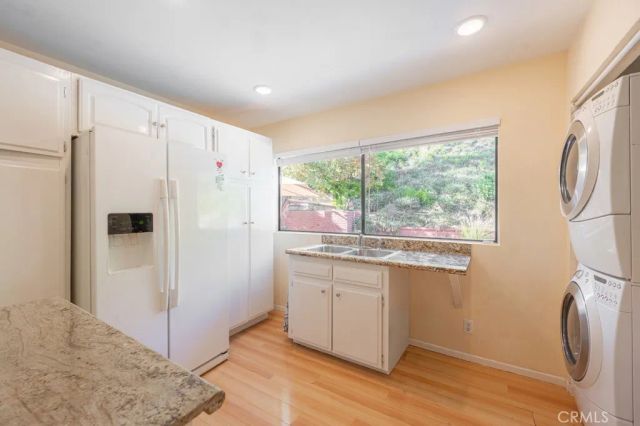 1350 E Tujunga, Burbank, CA 91501