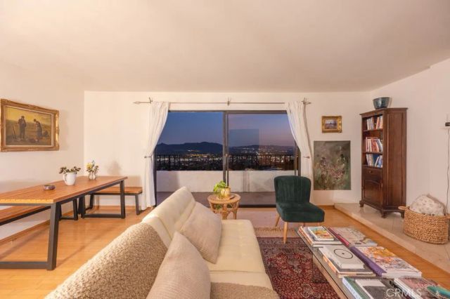 1350 E Tujunga, Burbank, CA 91501