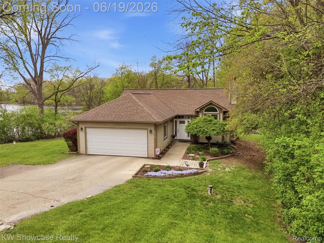 6053 N Bay, Springfield Charter Township, MI 48346