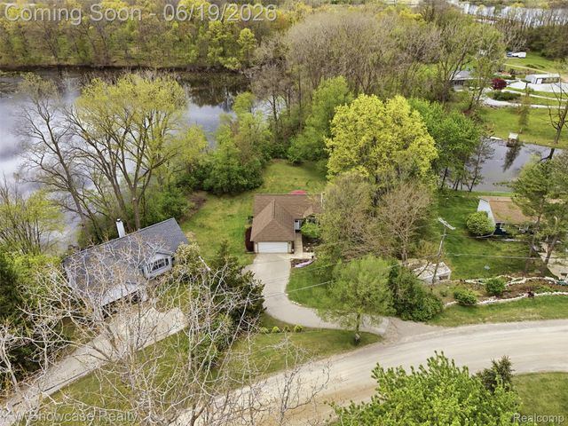 6053 N Bay, Springfield Charter Township, MI 48346
