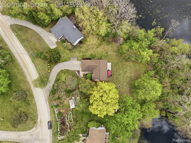 6053 N Bay, Springfield Charter Township, MI 48346