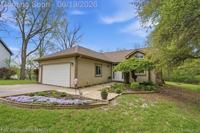 6053 N Bay, Springfield Charter Township, MI 48346