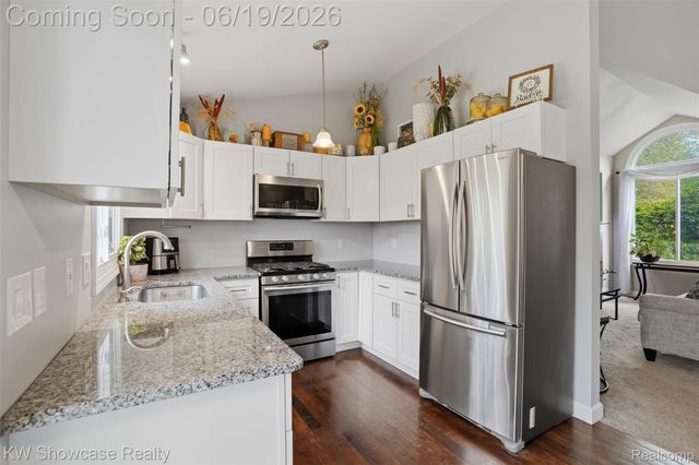 6053 N Bay, Springfield Charter Township, MI 48346