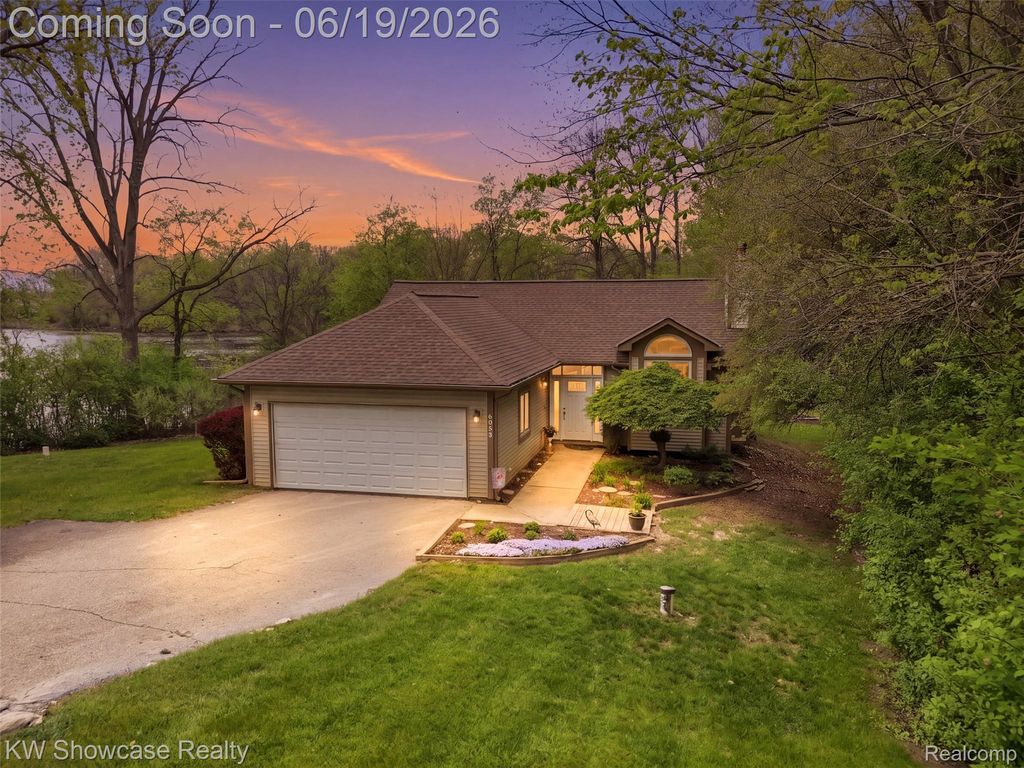 6053 N Bay, Springfield Charter Township, MI 48346