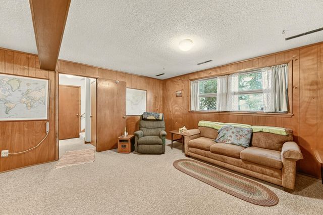 2204 11th Avenue NW, Rochester, MN 55901