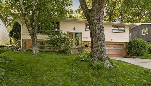 2204 11th Avenue NW, Rochester, MN 55901