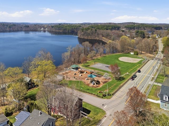 7 Cherry St, Southborough, MA 01745