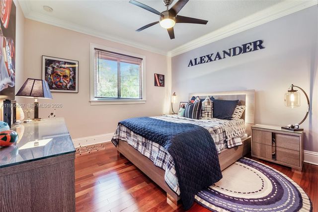 5621 SW 68th Ct, Miami, FL 33143