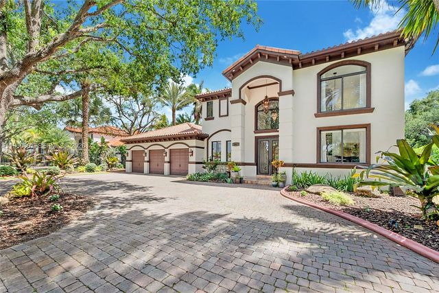 5621 SW 68th Ct, Miami, FL 33143