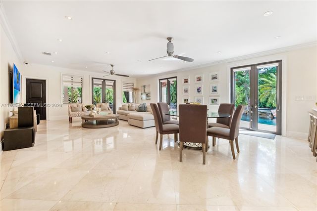 5621 SW 68th Ct, Miami, FL 33143