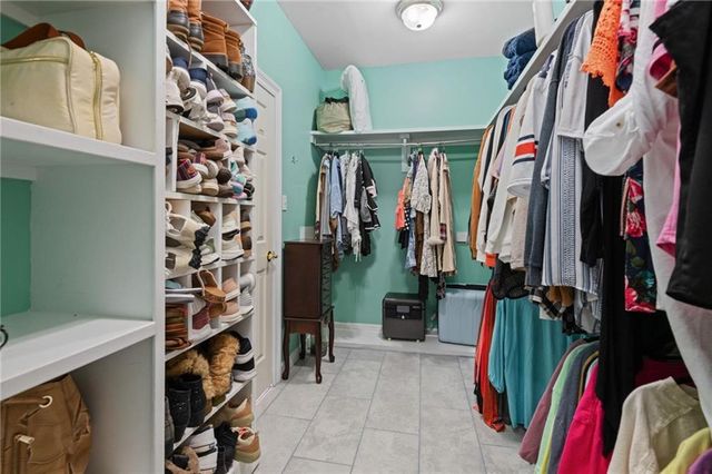 2705 Charlestowne Drive, Mobile, AL 36693