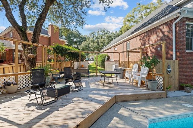 2705 Charlestowne Drive, Mobile, AL 36693