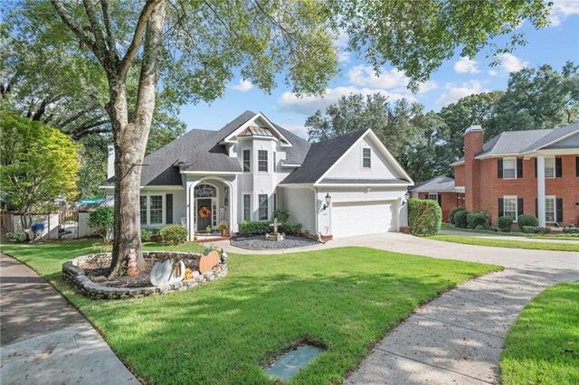 2705 Charlestowne Drive, Mobile, AL 36693